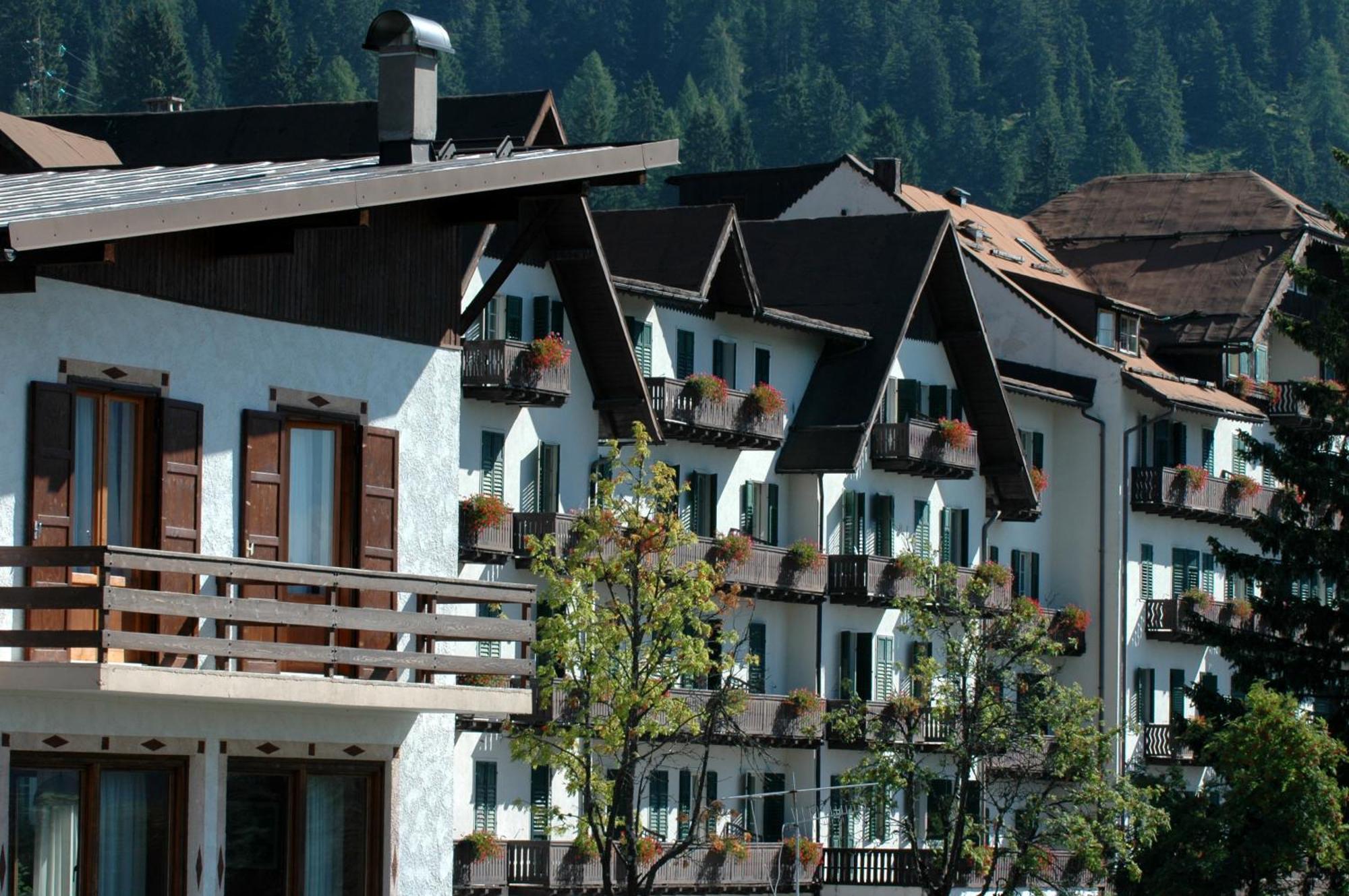 Th San Martino - Majestic Dolomiti Hotel San Martino Di Castrozza Exterior photo